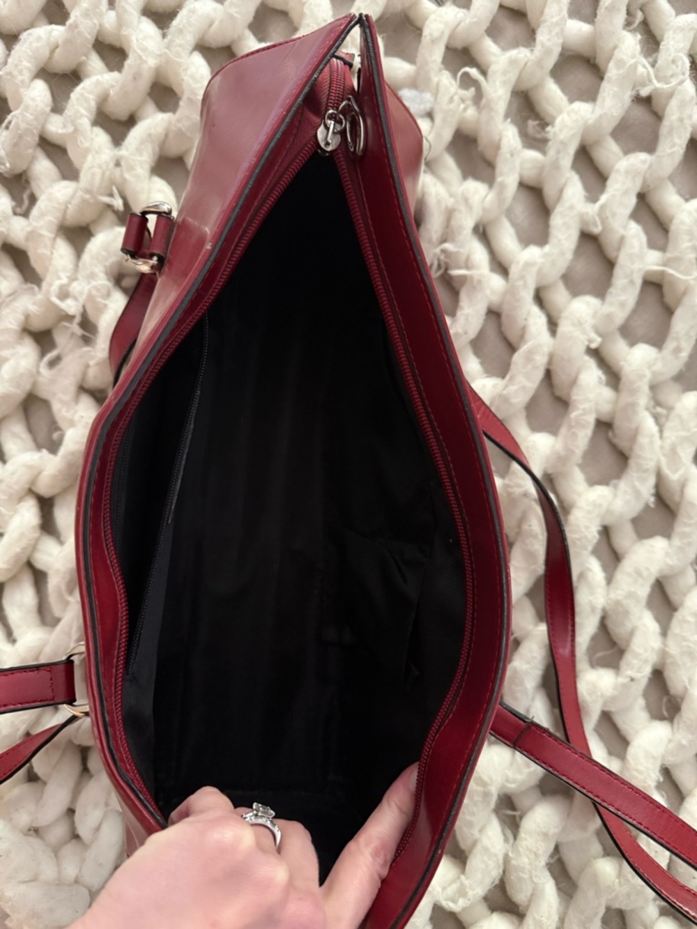 Red bag - Picture 4 of 4